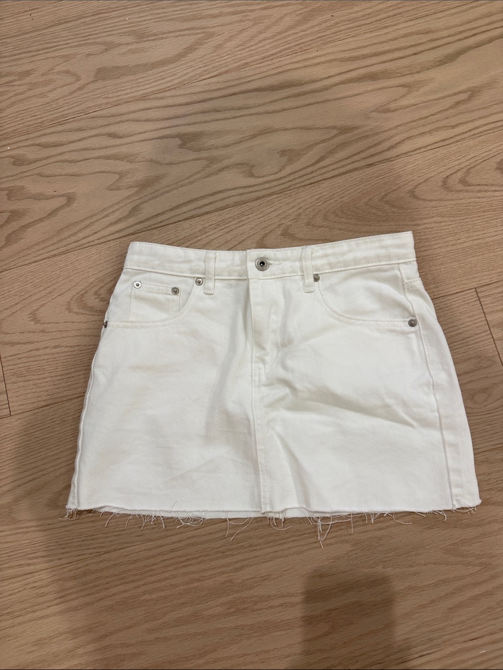 Beginning Boutique White Raw-Hem Denim Mini Skirt size US 2 NEVER WORN